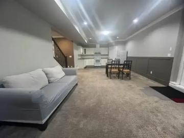 2 Bedroom House Surrey BC 102629505