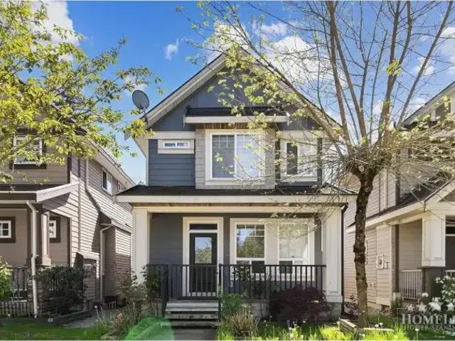 2 Bedroom House Surrey BC 105543606