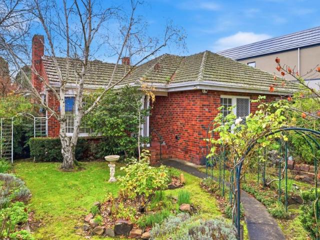 2 Bedroom House Surrey Hills VIC 103403543
