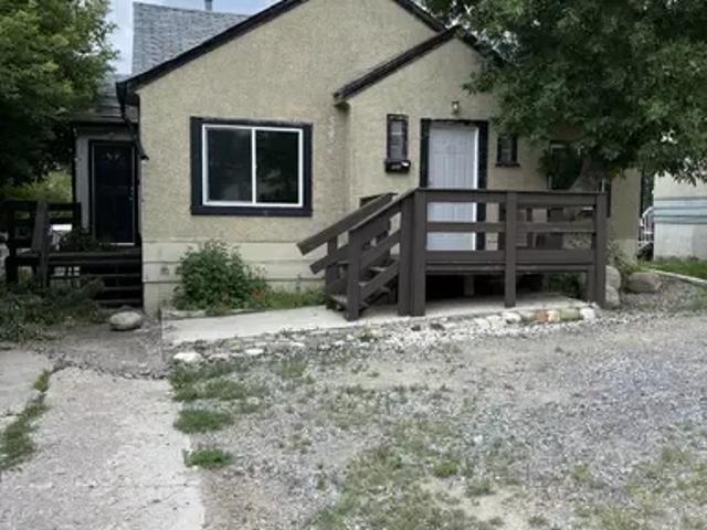 2 Bedroom House Sylvan Lake AB 104940252