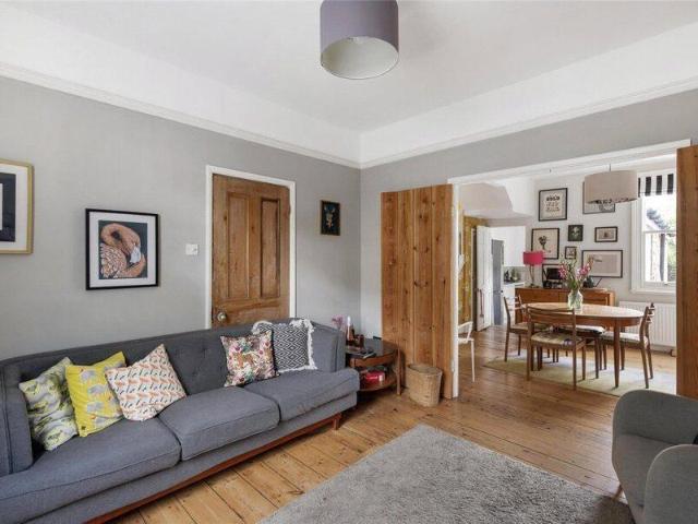 2 Bedroom House Peckham Hill Street London 106093404