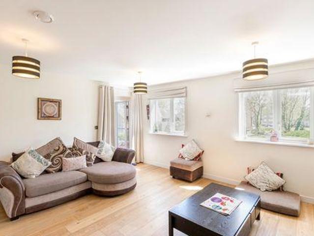 2 Bedroom House Putney England 103964508