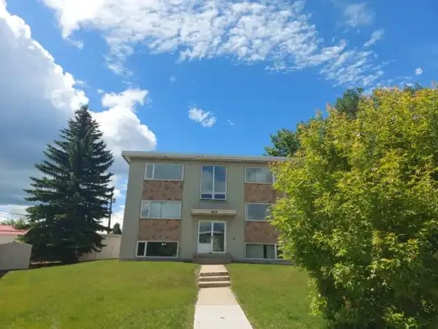 2 Bedroom House Red Deer AB 105087916