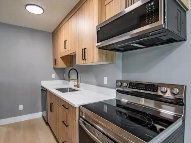 2 Bedroom House Red Deer AB 105234862