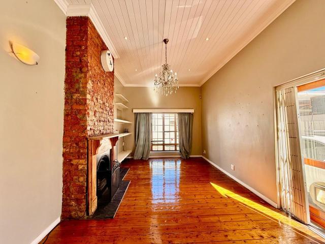 2 Bedroom house rented in Observatory, Cape Town