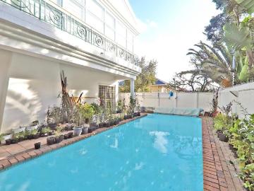 2 Bedroom house rented in Lansdowne, Cape Town