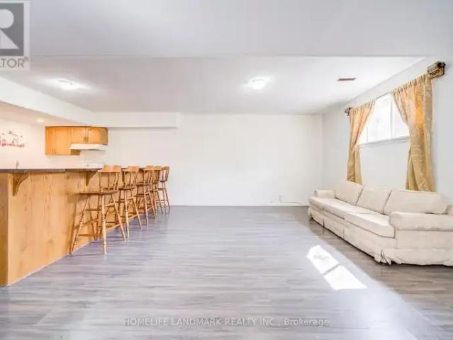 2 Bedroom House Richmond Hill ON 104362825