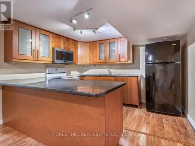 2 Bedroom House Richmond Hill ON LS104183202