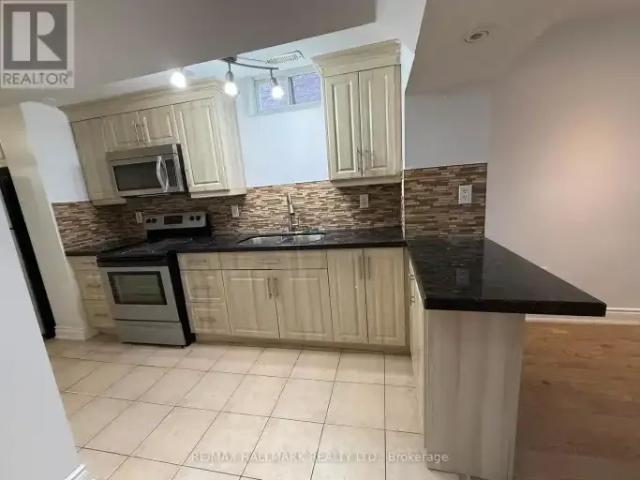 2 Bedroom House Richmond Hill ON LS104106833