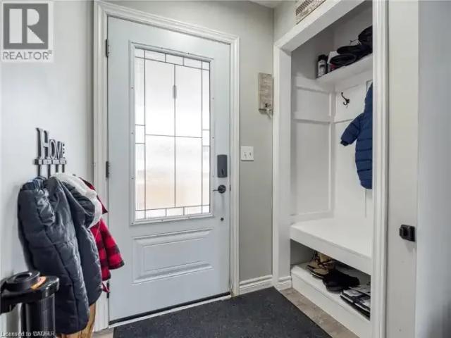 2 Bedroom House Woodstock ON 105023489