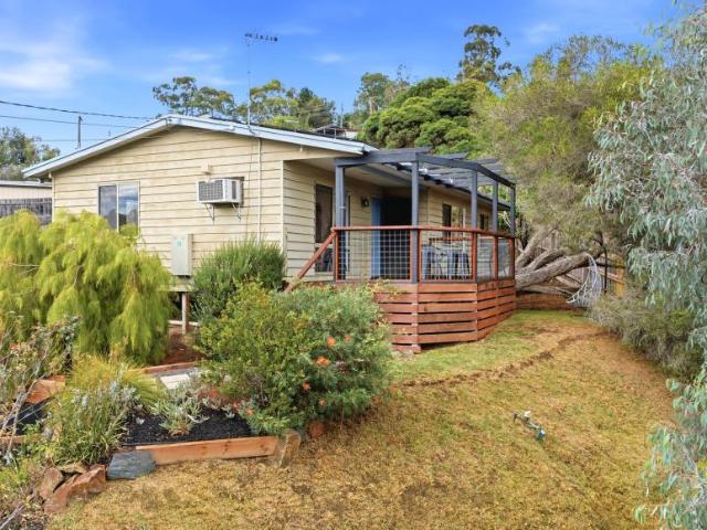 2 Bedroom House Woori Yallock VIC 102763588
