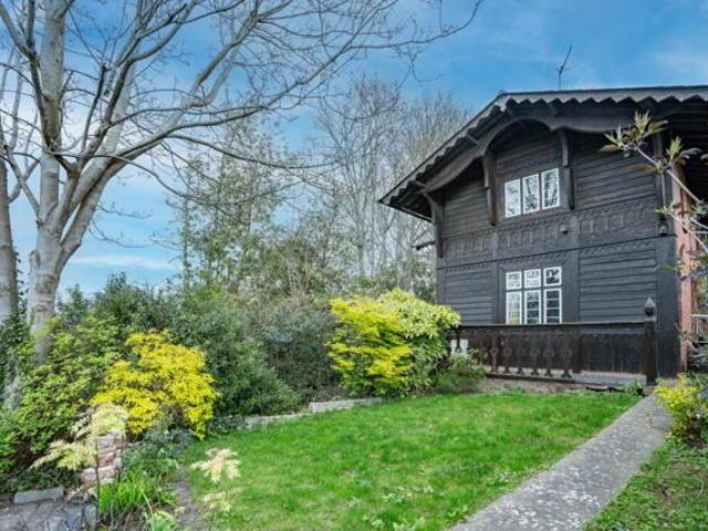 2 Bedroom House Worcester Worcestershire 101996120