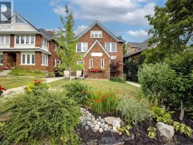 2 Bedroom House Waterloo ON 104292302
