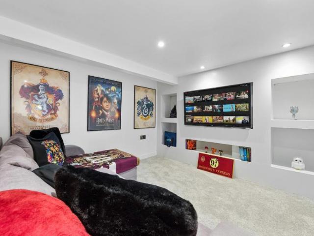 2 Bedroom House Watford Watford 101511418