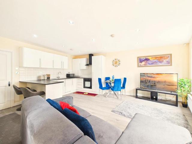 2 Bedroom House Watford Watford 103179952