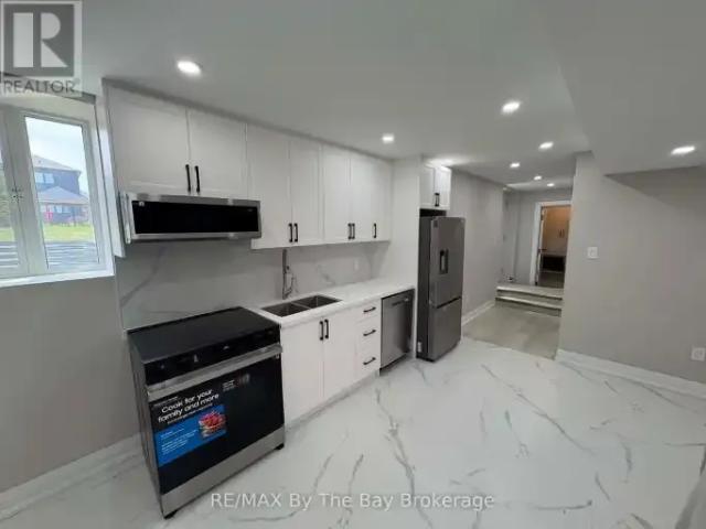 2 Bedroom House Wasaga Beach ON 104470984