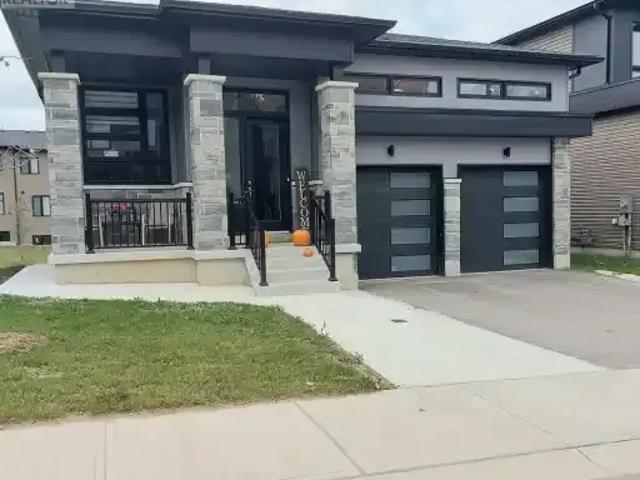 2 Bedroom House Wasaga Beach ON 104888858