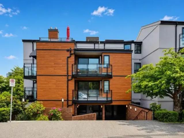 2 Bedroom House West Vancouver BC 104842156