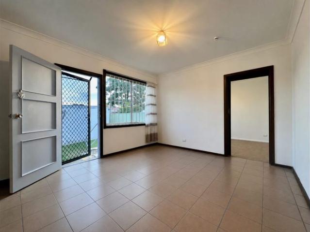 2 Bedroom House with 1 Bathroom in Tempe