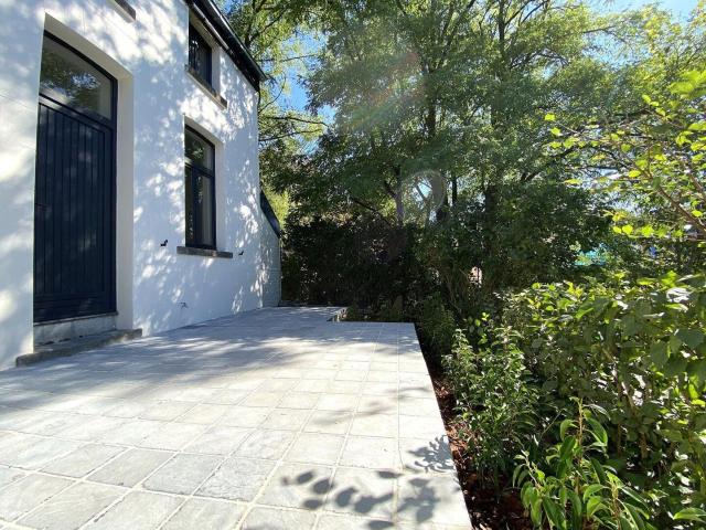 2 bedroom house with a garden