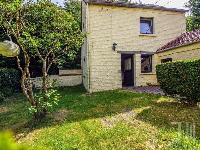 2 bedroom house with garden