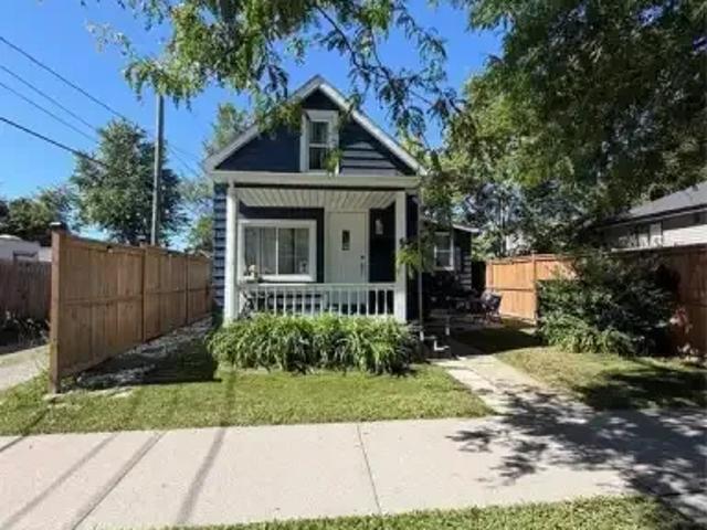 2 Bedroom House Windsor ON 104470861