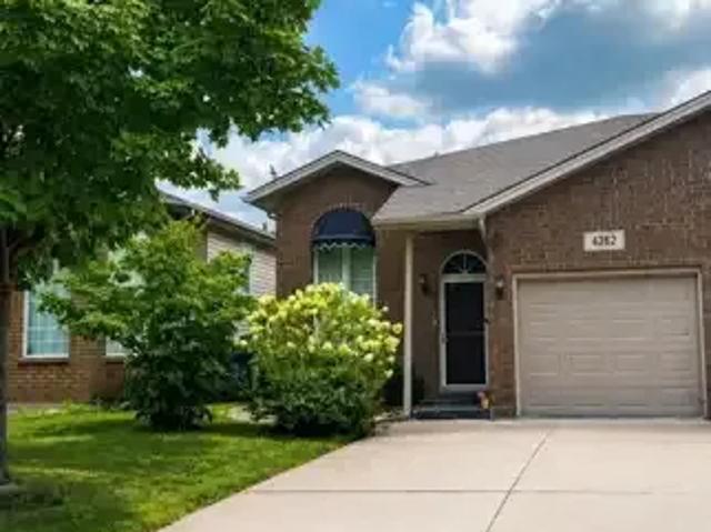 2 Bedroom House Windsor ON 105072082
