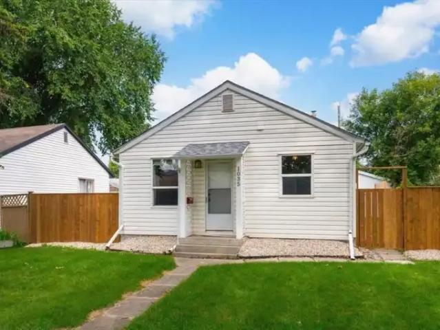 2 Bedroom House Winnipeg MB 105071841