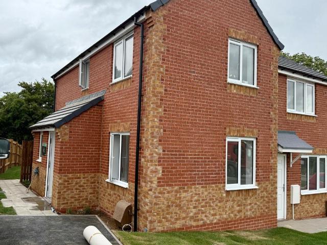 2 Bedroom House To Let NG17 2 bed semi detached house to rent £950 pcm £219 pw