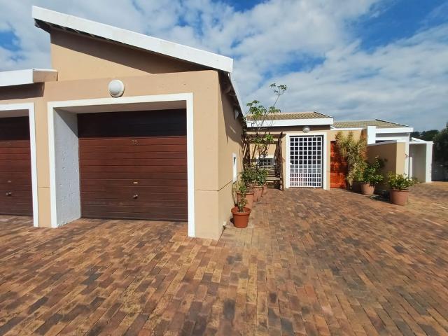 2 Bedroom House To Let in Monument Park