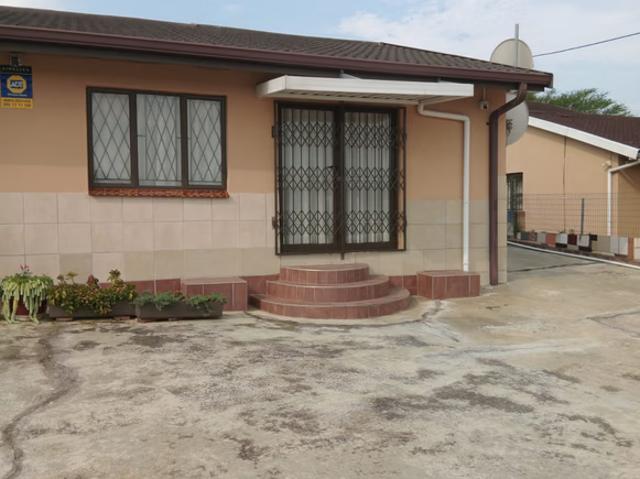 2 Bedroom House To Let in Newlands West