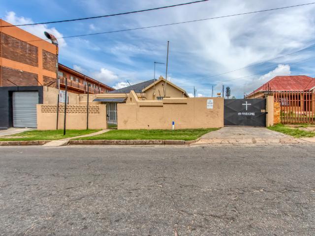 2 Bedroom House To Let in Newlands