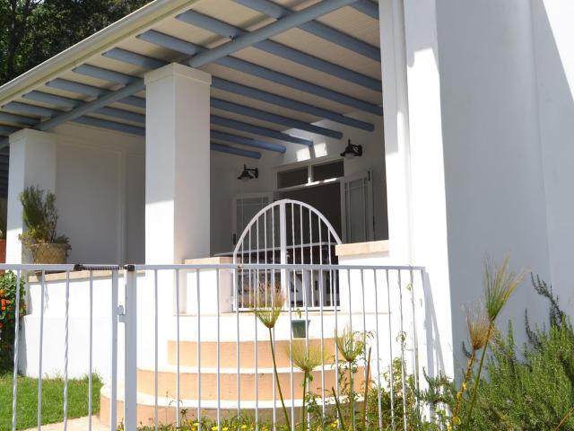2 Bedroom House To Let in Overkloof