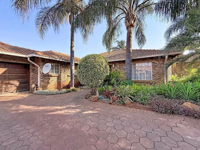 2 Bedroom House To Let in Olympus AH