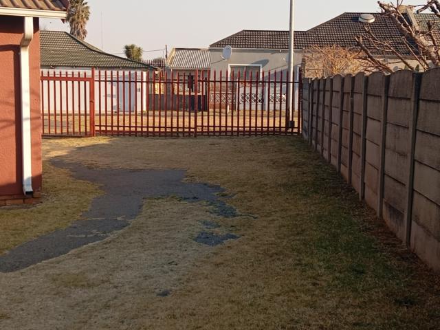2 Bedroom House To Let in Brakpan North