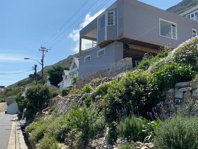 2 Bedroom House To Let in Clovelly