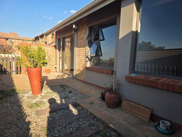 2 Bedroom House To Let in Featherbrooke Hills Retirement Village