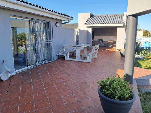 2 Bedroom House To Let in Gansbaai Central