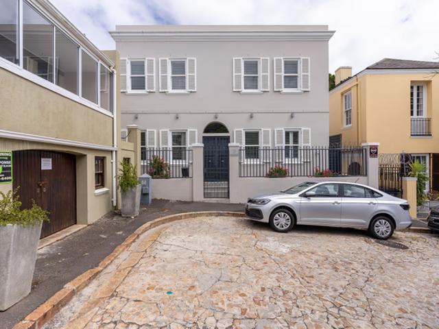 2 Bedroom House To Let in Green Point