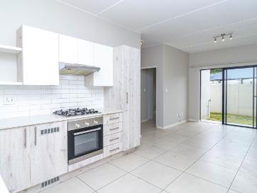 2 Bedroom House To Let in Halfway Gardens