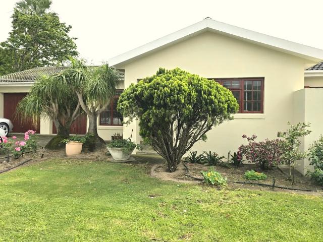 2 Bedroom House To Let in Paarl North | Cape Coastal Homes