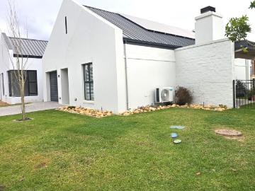2 Bedroom House To Let in Paarl North | Cape Coastal Homes