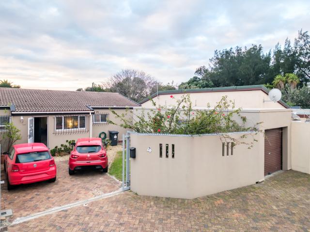 2 Bedroom House To Let in Pinelands