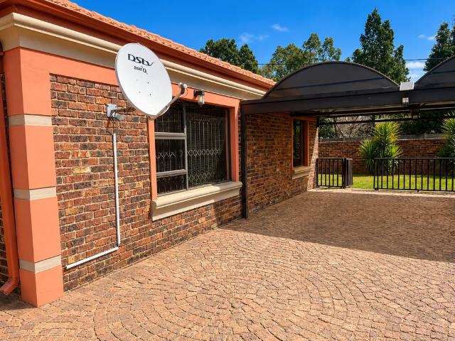 2 Bedroom House To Let in Rothdene