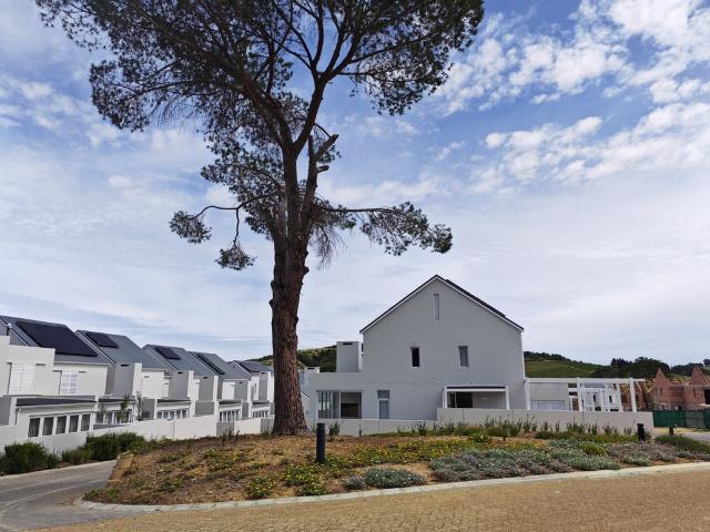 2 Bedroom House To Let in Voliere Estate