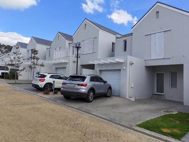 2 Bedroom House To Let in Voliere Estate