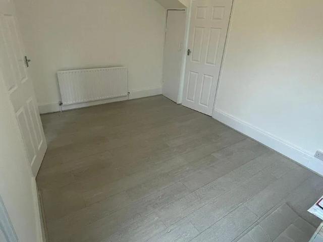 2 bedroom house to let