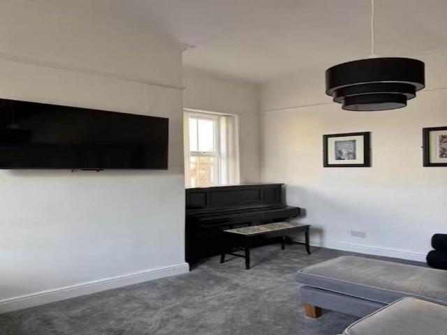 2 bedroom house to rent