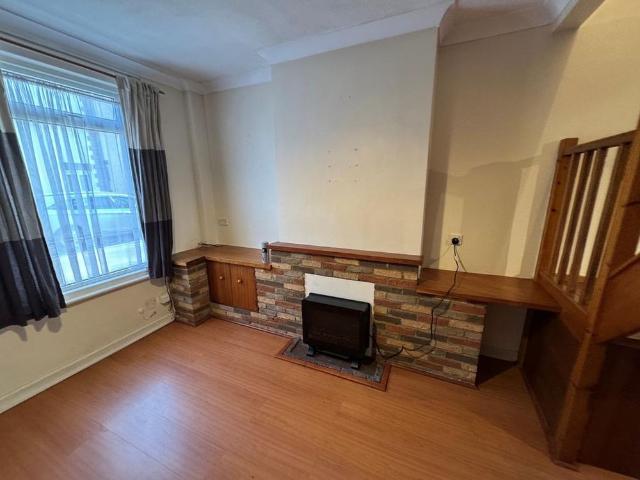 2 bedroom house to rent
