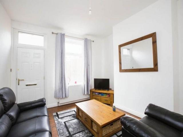 2 bedroom house to rent